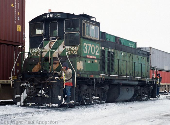 BNSF 3702 MP15.jpg